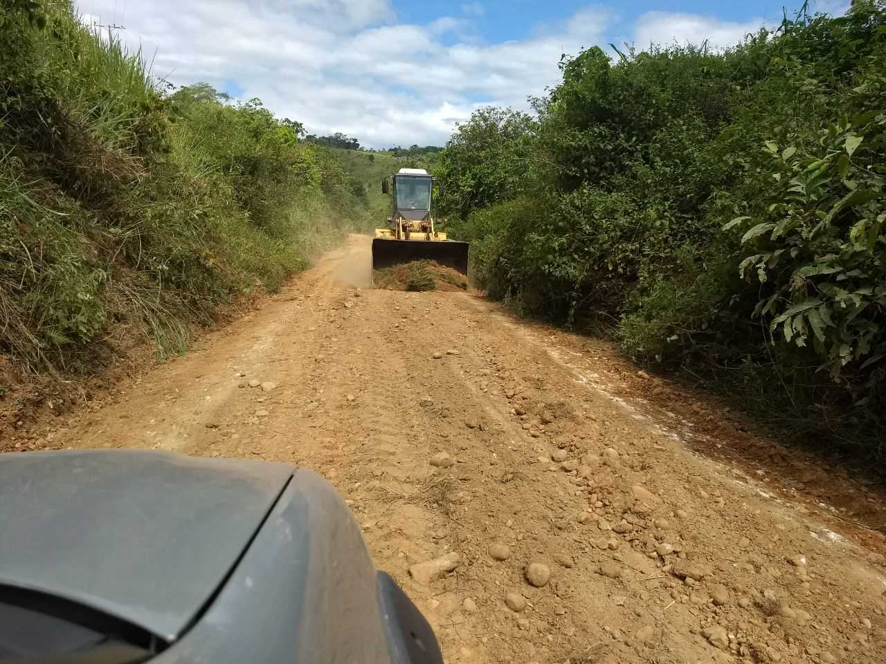 Prefeitura de Camacã realiza patrolamento nas estradas vicinais do Município
